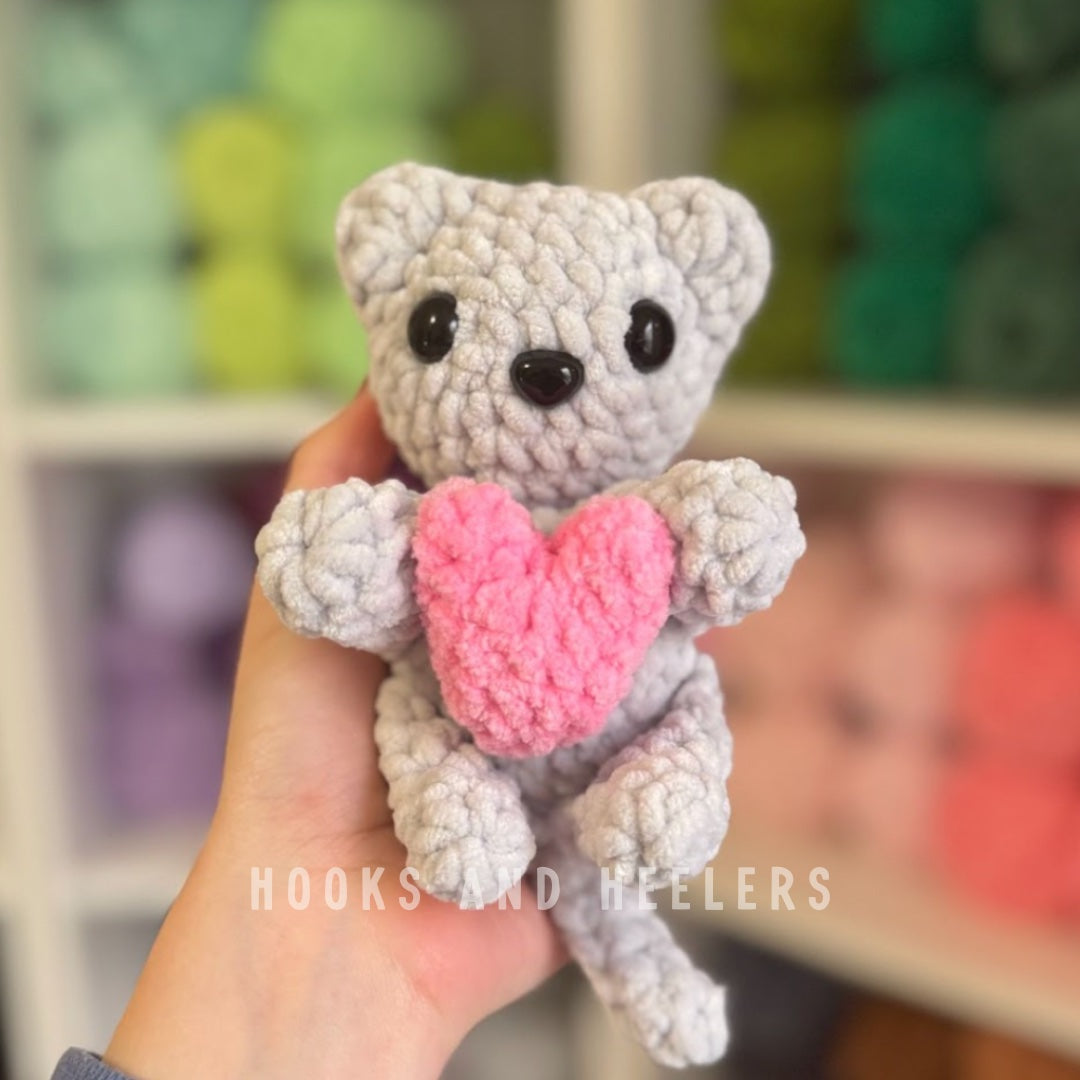 No-Sew Heart Kitten Free Crochet Pattern